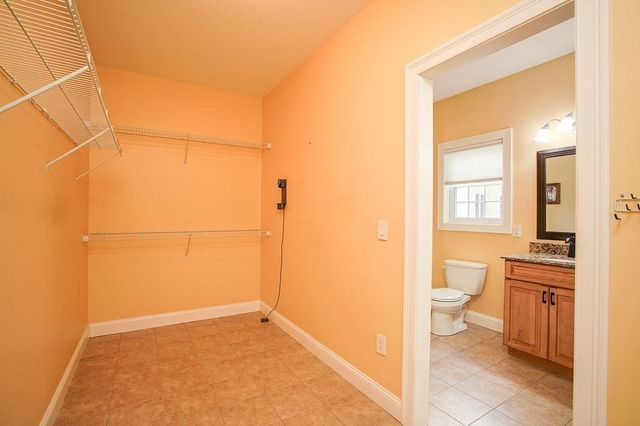 5 Red Bridge Ln, South Hadley, MA 01075