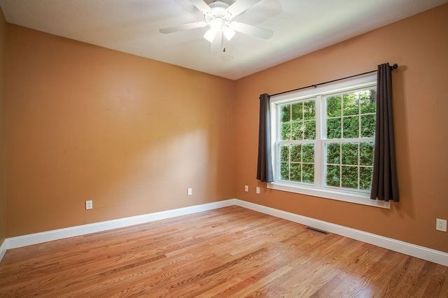 5 Red Bridge Ln, South Hadley, MA 01075