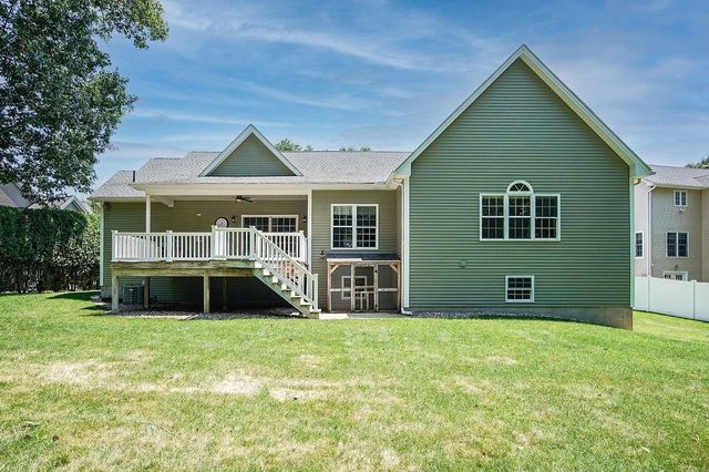 5 Red Bridge Ln, South Hadley, MA 01075
