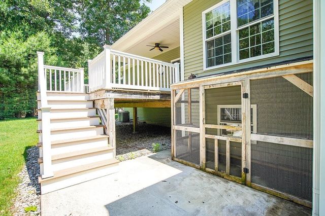 5 Red Bridge Ln, South Hadley, MA 01075