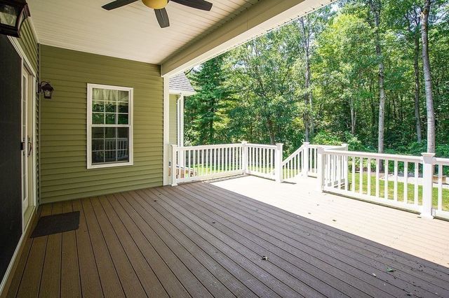 5 Red Bridge Ln, South Hadley, MA 01075