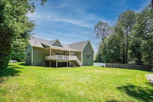 5 Red Bridge Ln, South Hadley, MA 01075