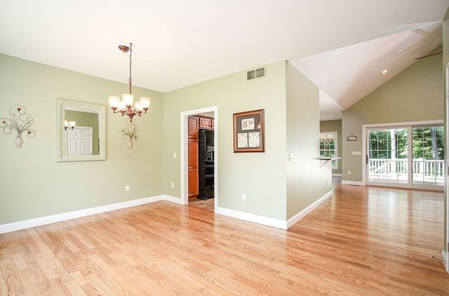 5 Red Bridge Ln, South Hadley, MA 01075