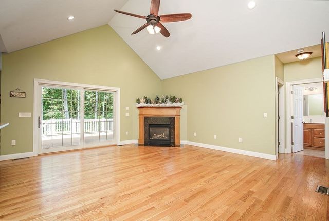 5 Red Bridge Ln, South Hadley, MA 01075