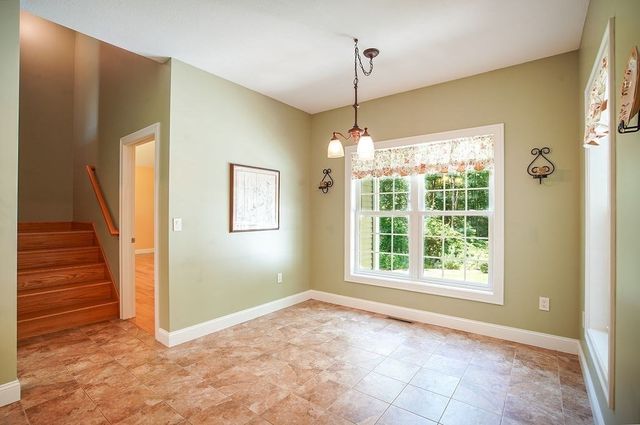 5 Red Bridge Ln, South Hadley, MA 01075