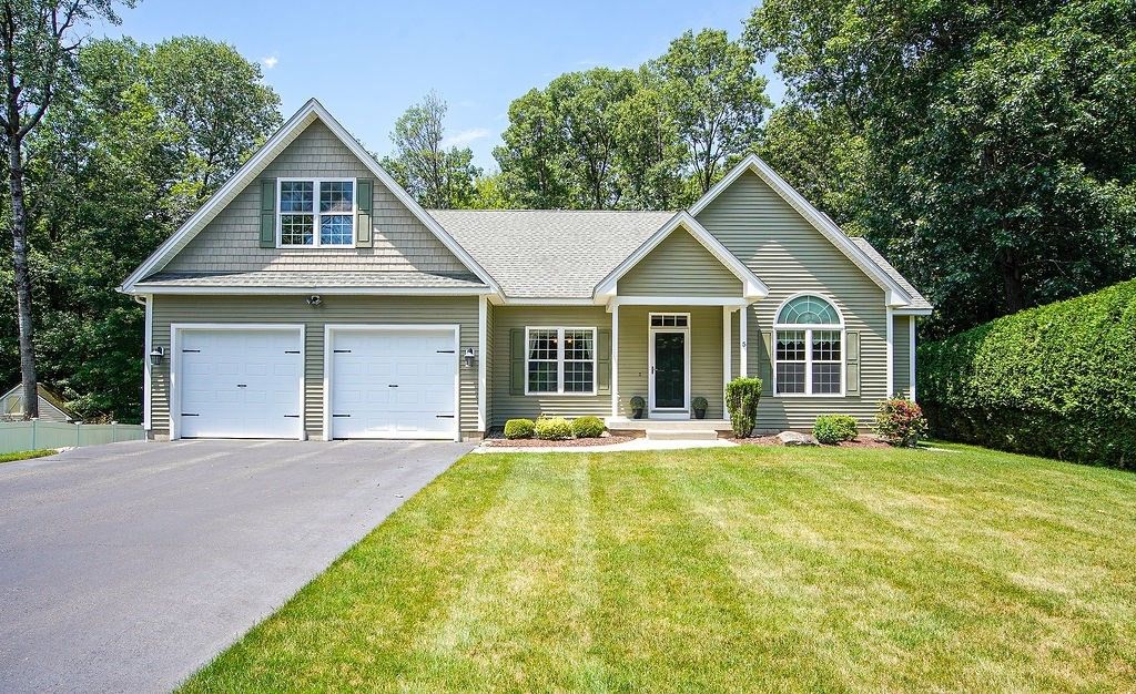 5 Red Bridge Ln, South Hadley, MA 01075