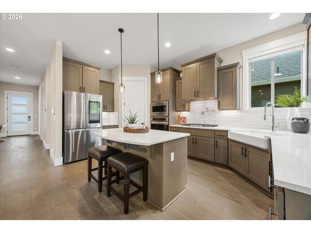 15459 Se SACAGAWEA St, Happy Valley, OR 97086
