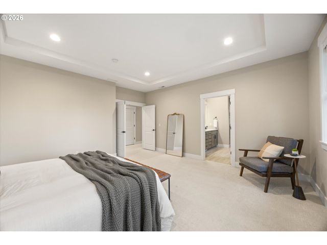15459 Se SACAGAWEA St, Happy Valley, OR 97086