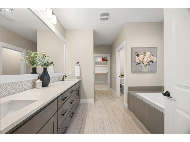 15459 Se SACAGAWEA St, Happy Valley, OR 97086