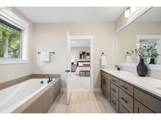 15459 Se SACAGAWEA St, Happy Valley, OR 97086
