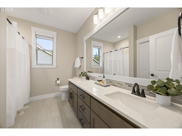 15459 Se SACAGAWEA St, Happy Valley, OR 97086