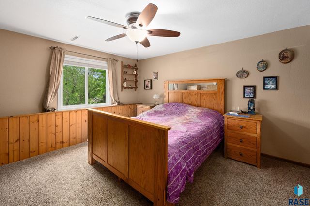 2104 E Tricia Ln Lane, Sioux Falls, SD 57103