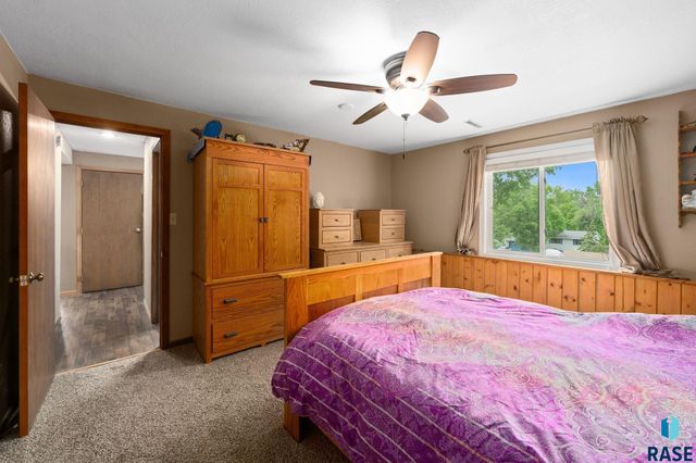 2104 E Tricia Ln Lane, Sioux Falls, SD 57103