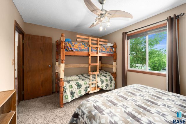 2104 E Tricia Ln Lane, Sioux Falls, SD 57103