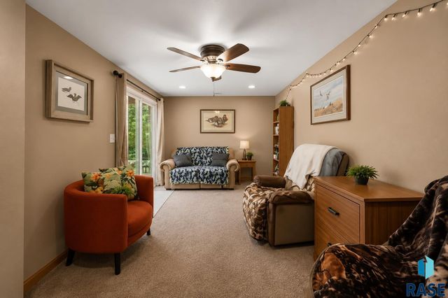 2104 E Tricia Ln Lane, Sioux Falls, SD 57103