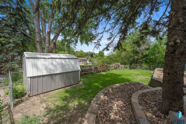 2104 E Tricia Ln Lane, Sioux Falls, SD 57103