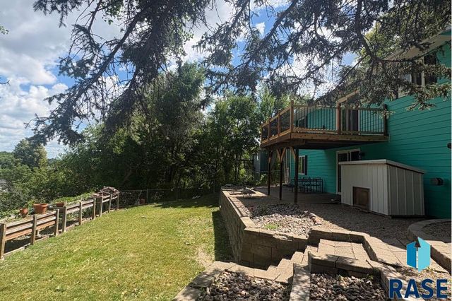 2104 E Tricia Ln Lane, Sioux Falls, SD 57103