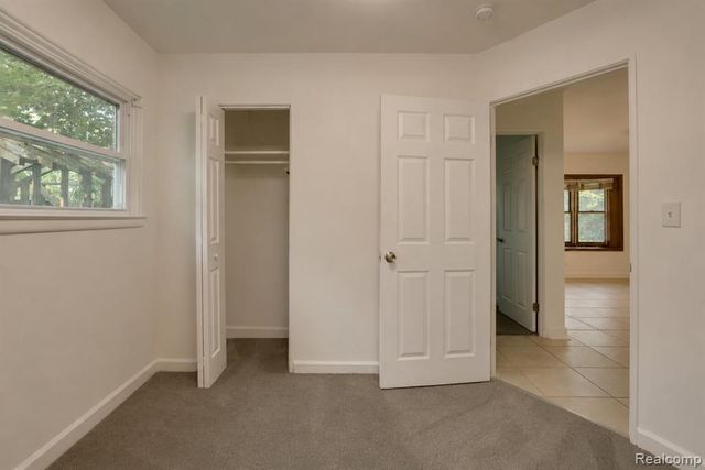 648 S Cass Lake Road, Waterford, MI 48328