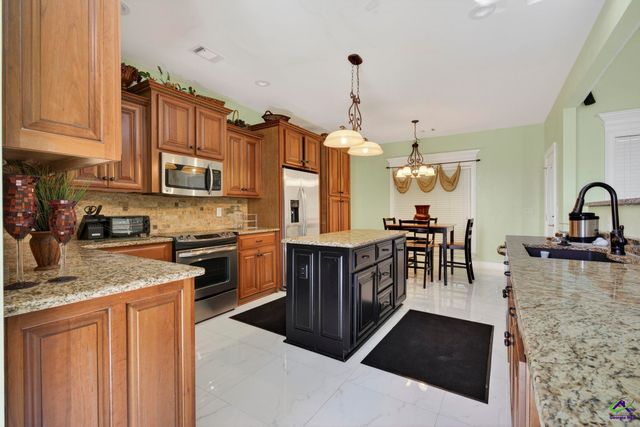 304 Montview Way, Centerville, GA 31028