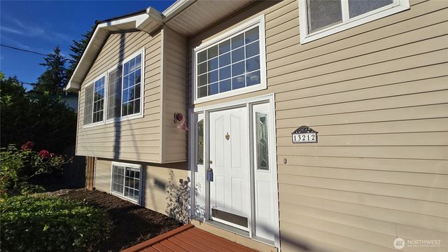 13212 108th Avenue NE, Kirkland, WA 98034