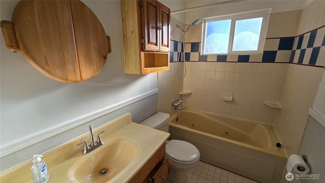 13212 108th Avenue NE, Kirkland, WA 98034