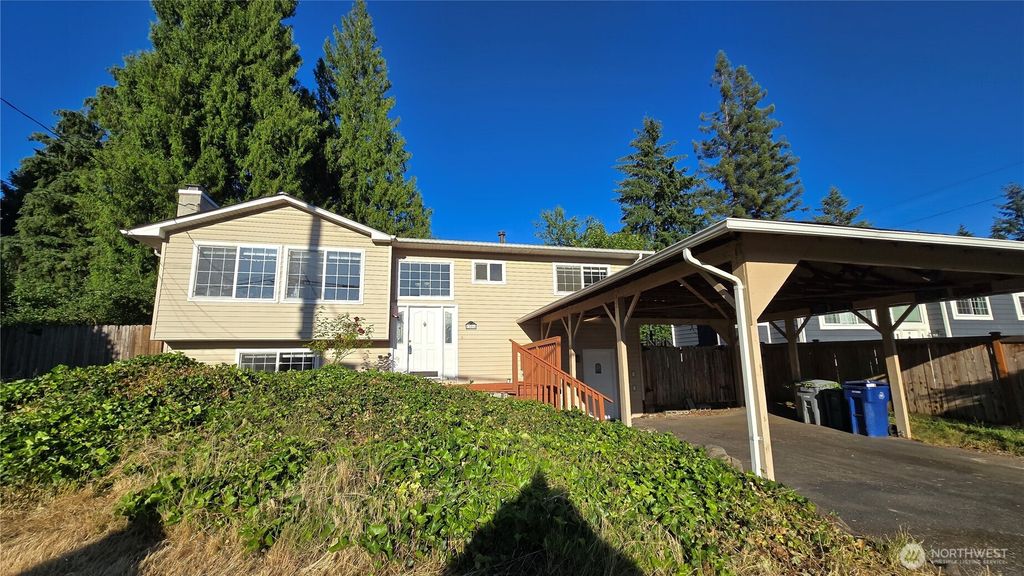 13212 108th Avenue NE, Kirkland, WA 98034