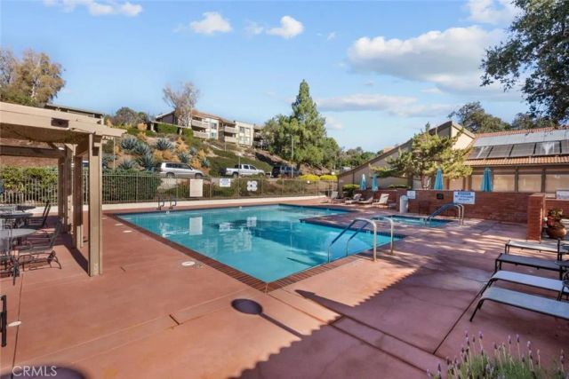 751 Birchpark Circle 201, Thousand Oaks, CA 91360