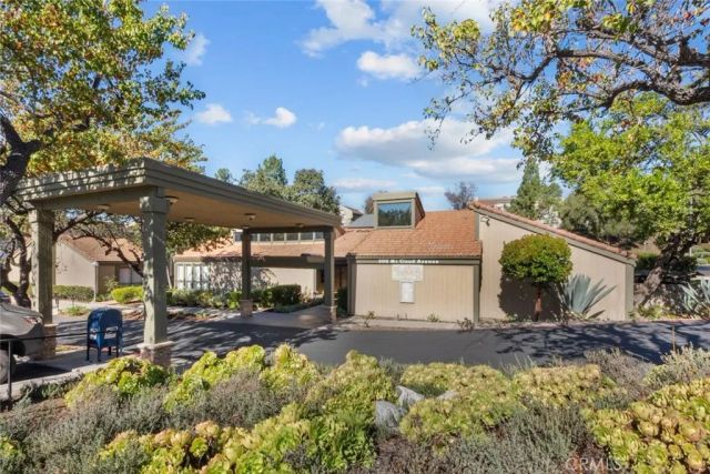 751 Birchpark Circle 201, Thousand Oaks, CA 91360