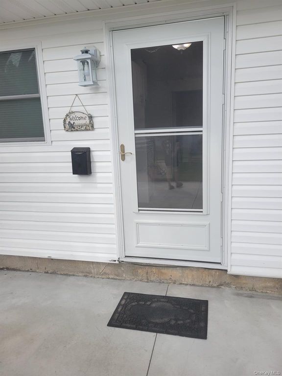 158 Dakota Avenue, Bay Shore, NY 11706