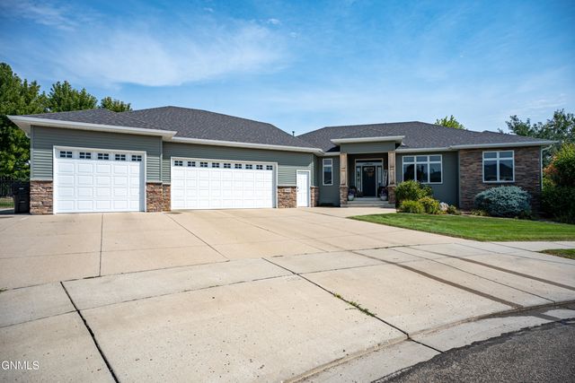 3801 Horizon Place, Bismarck, ND 58503 property photo