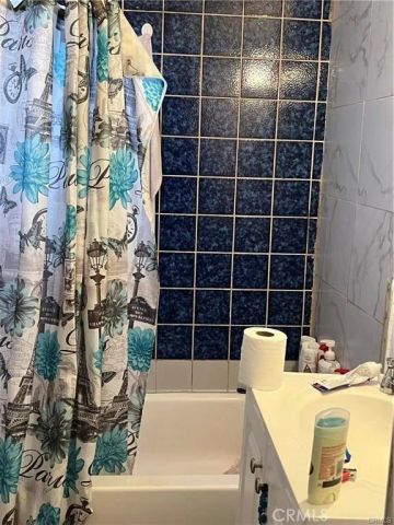 241 L Street, Bakersfield, CA 93304