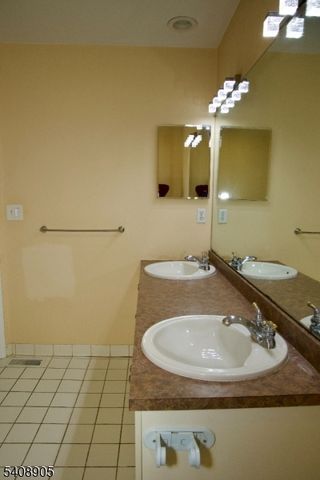 52 Gordon Cir, Parsippany-troy Hills Twp., NJ 07054