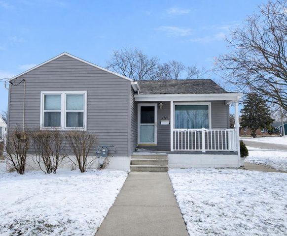 2425 Randolph Street, Waterloo, IA 50702