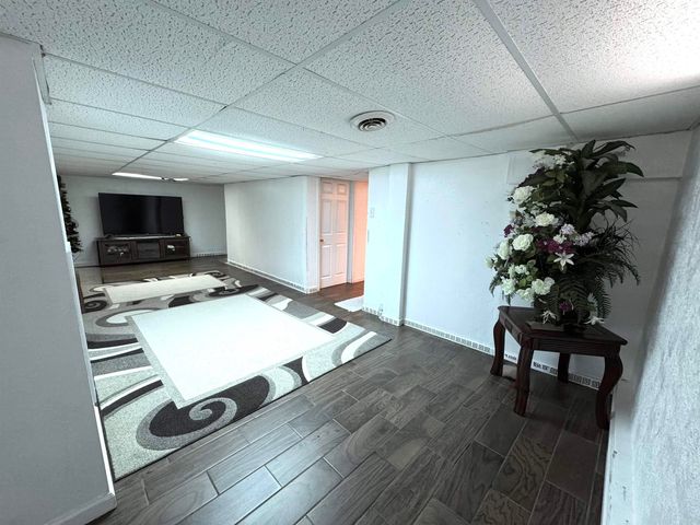 2425 Randolph Street, Waterloo, IA 50702