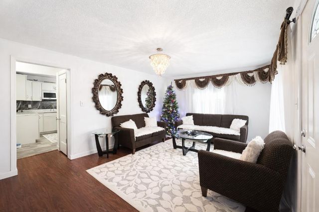 2425 Randolph Street, Waterloo, IA 50702