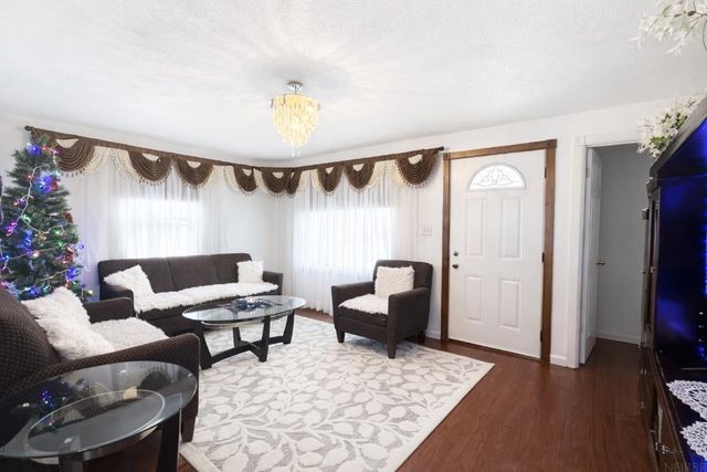 2425 Randolph Street, Waterloo, IA 50702