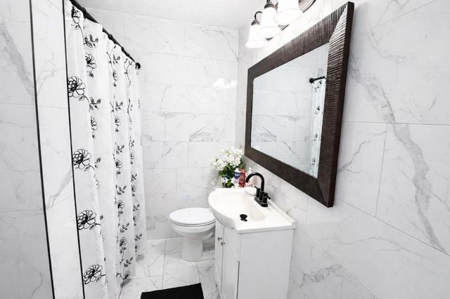 2425 Randolph Street, Waterloo, IA 50702