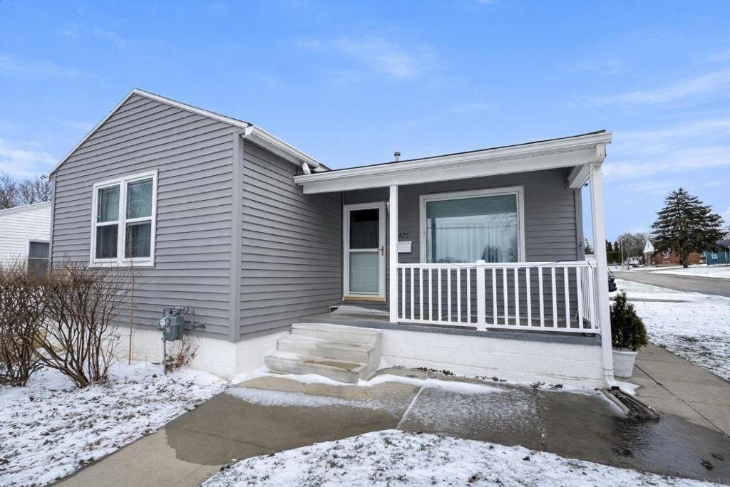 2425 Randolph Street, Waterloo, IA 50702