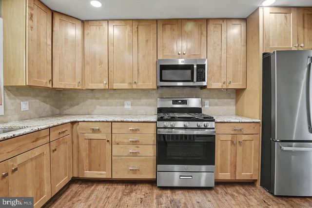 105 MACARTHUR DR, Wilmington, DE 19804