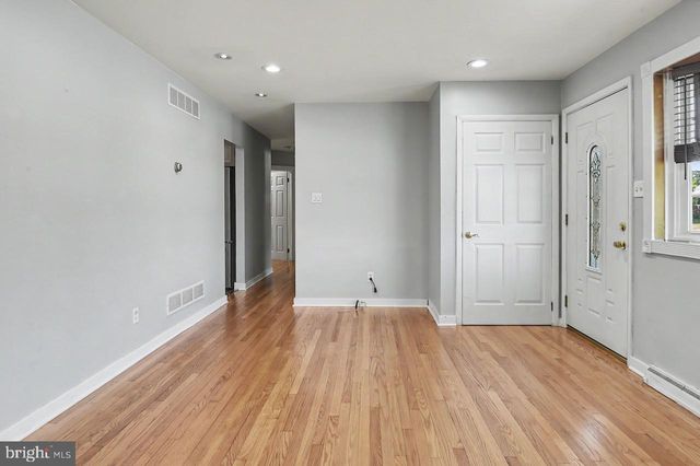 105 MACARTHUR DR, Wilmington, DE 19804