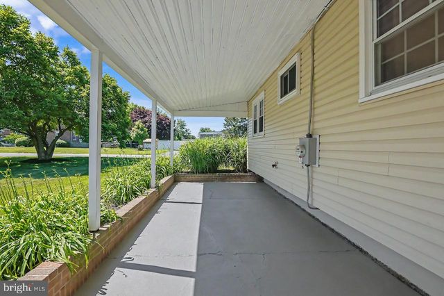105 MACARTHUR DR, Wilmington, DE 19804