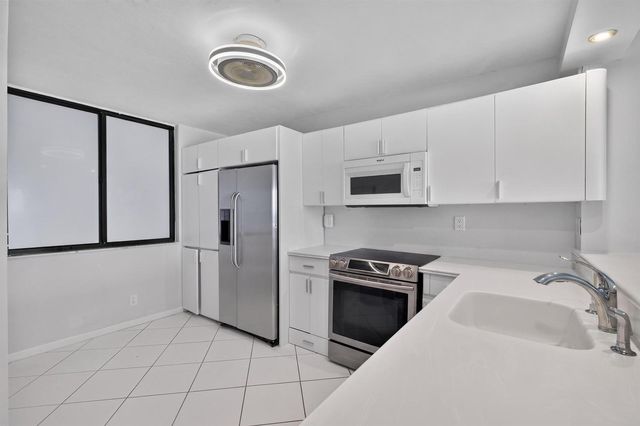 510 N Ocean Boulevard R-34, Pompano Beach, FL 33062