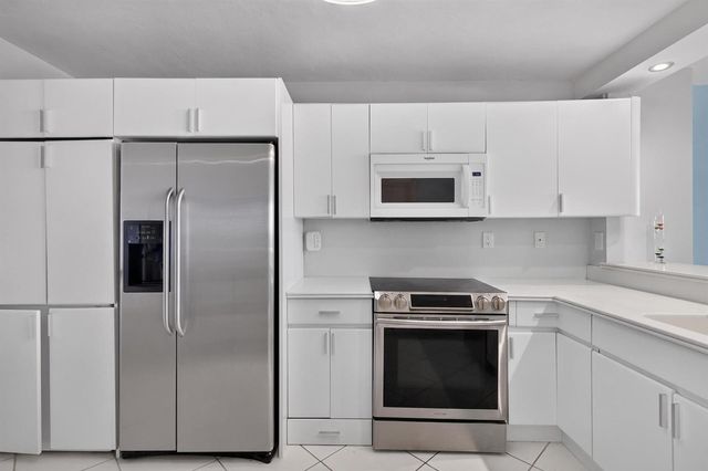 510 N Ocean Boulevard R-34, Pompano Beach, FL 33062