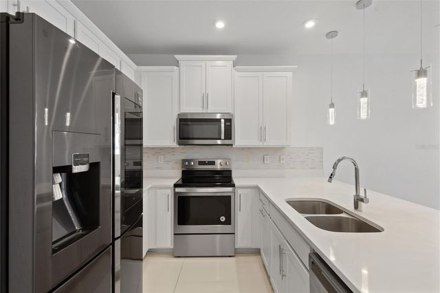 10251 HIGHLINE CREST STREET, Orlando, FL 32832