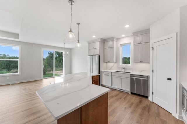 1564 Creekwood, New Richmond, WI 54017