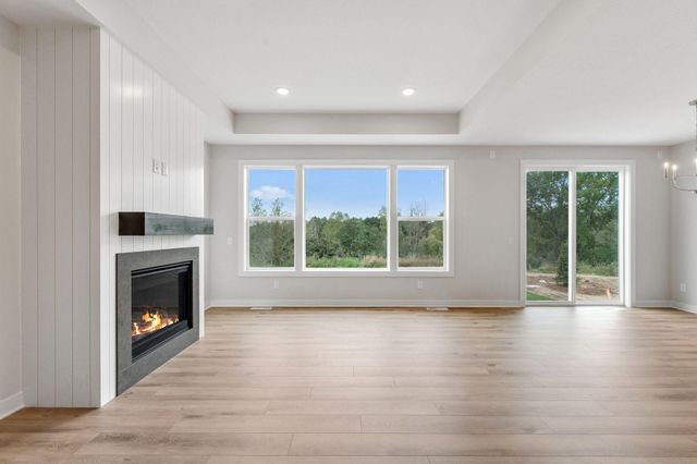 1564 Creekwood, New Richmond, WI 54017
