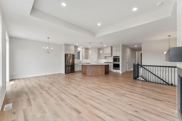 1564 Creekwood, New Richmond, WI 54017