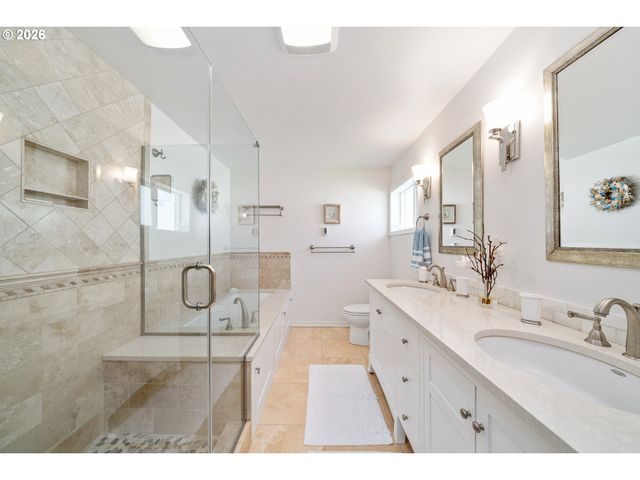 610 S ANCHOR St, Rockaway Beach, OR 97136