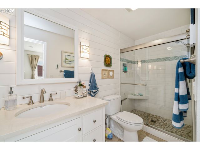610 S ANCHOR St, Rockaway Beach, OR 97136