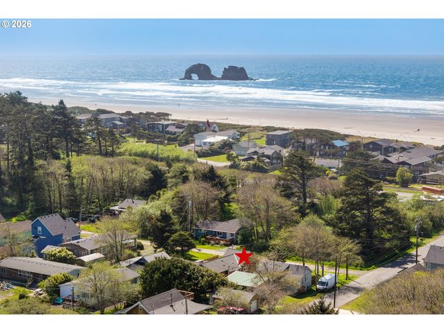 610 S ANCHOR St, Rockaway Beach, OR 97136